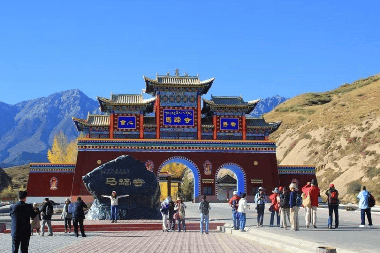 甘肃马蹄寺景区被曝收300元/人“天价过路费”，当地文旅部门：属实，已下发整改函
