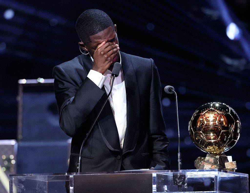 首次获奖!官方:28岁法国前锋登贝莱荣膺2025年金球奖