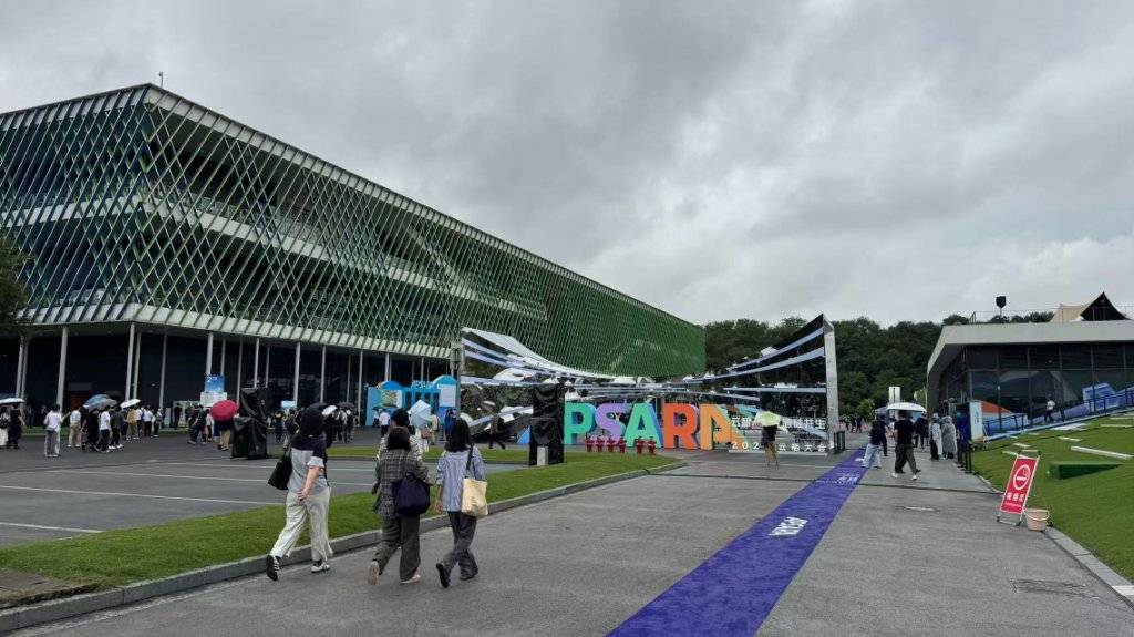 直击阿里2025云栖大会!吴泳铭:资本开支会在3800亿基础上,增加更多的投入