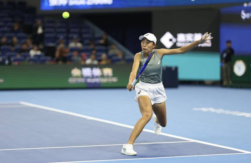 中网综合:张帅逆转取胜 率先晋级次轮