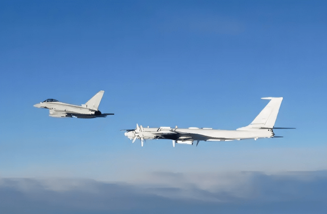 特朗普话音刚落,拉夫罗夫通告全球:敢击落俄战机,一切后果自负!