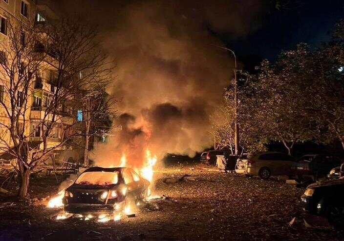 早安!世界丨普京:美若向乌提供“战斧”将摧毁俄美关系;美战争部长带3068人做俯卧撑创纪录