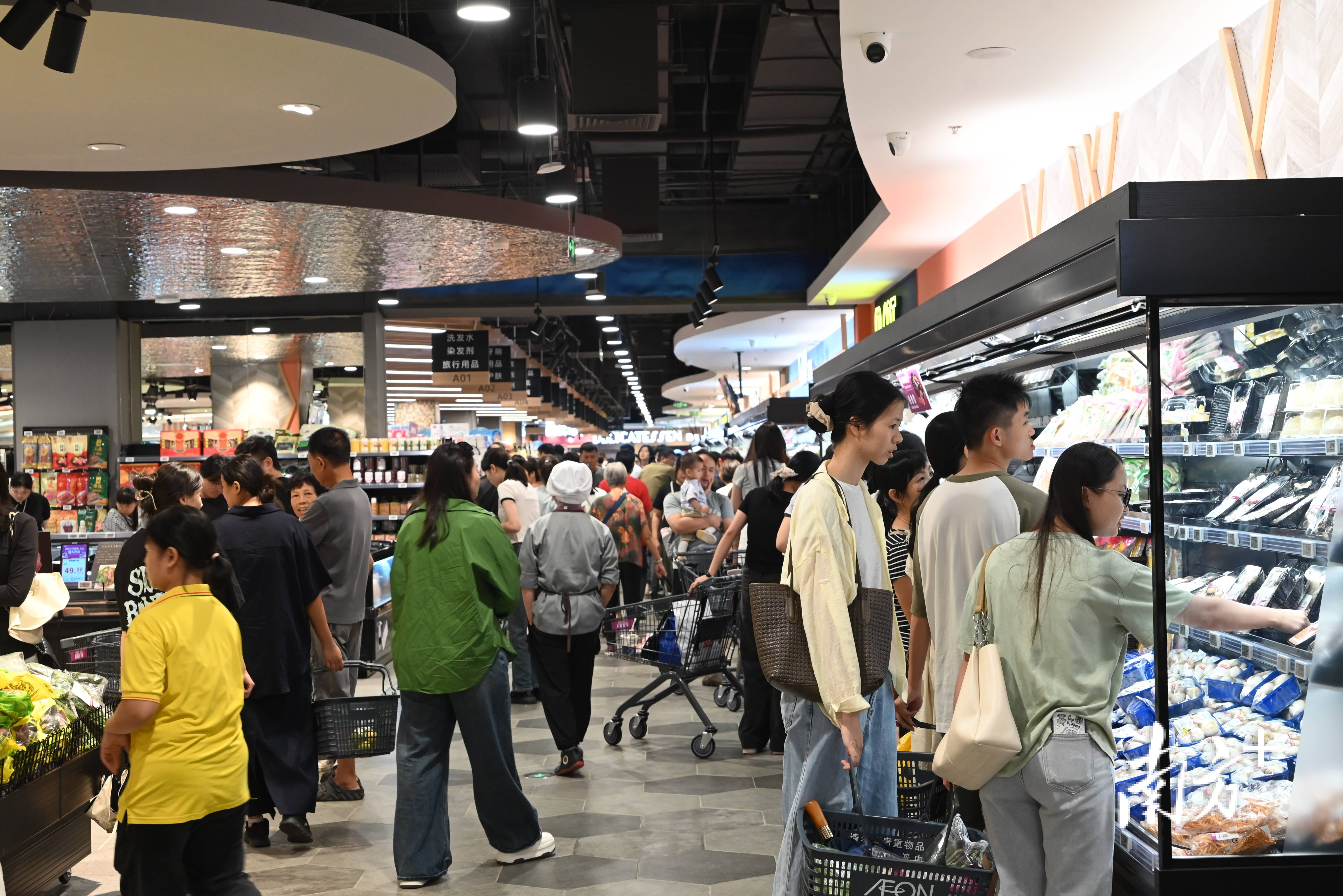 多图｜双节消费旺，江门市区商圈人气爆棚