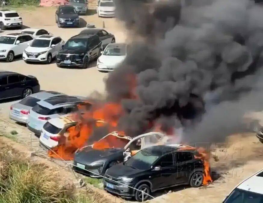 一电车起火致8车烧毁,阿维塔发情况说明:排除动力电池、驱动电机、高压电控故障等导致起火