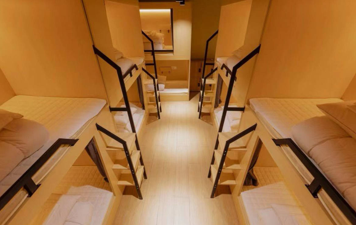 成都一酒店回应禁止40岁以上男性30岁以上女性预定特价房：有客人不理解规则报过警