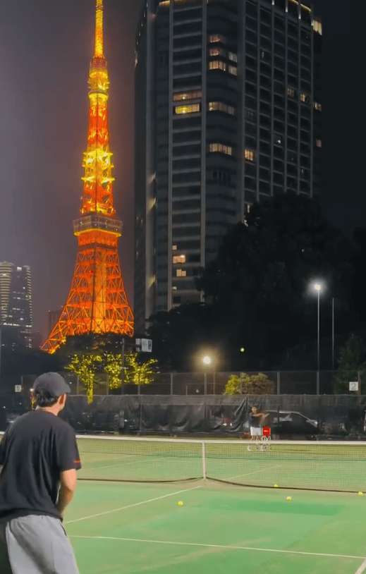 考古|昆凌现身暴瘦变化大！7年剖腹产下3娃，从“打工妹”到“天王嫂”，她的辛苦谁懂