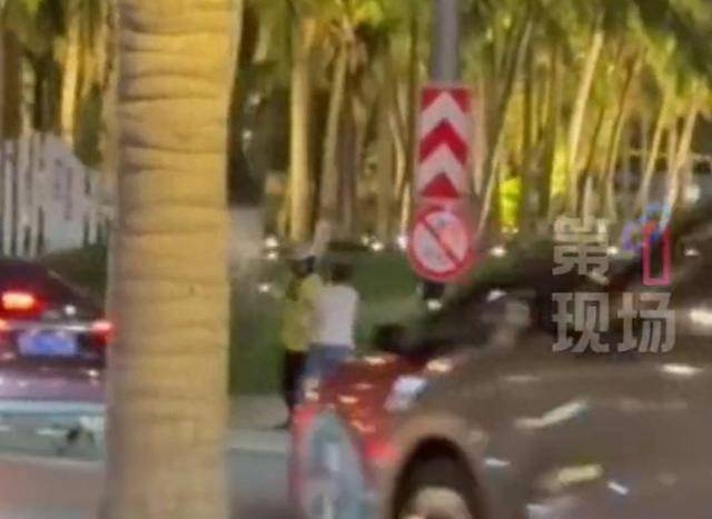 海口一交警疑处理交通事故时被一男子殴打,交警随后报警,警方回应